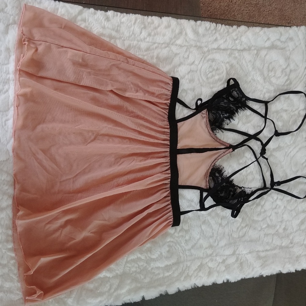 Intimate - Picture 4 of 4
